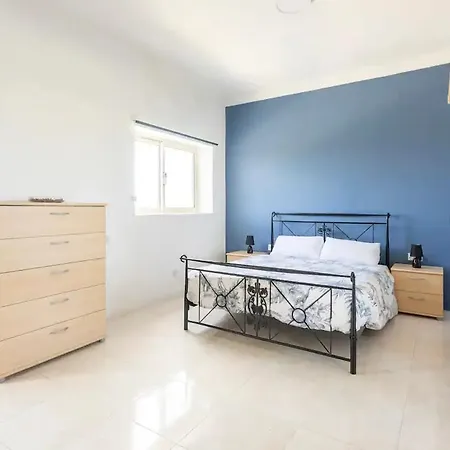 Private Bedrooms With Shared Bathroom & Kitchen